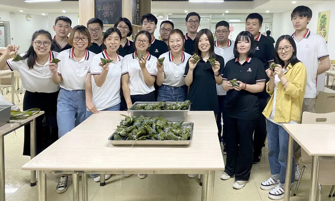 ôÕÇé¶ËÎç|88038ÍþÄá˹¾ÙÐС°Å¨Çé¶ËÎçôÕÆ®Ï㡱Ö÷ÌâÔ˶¯(ͼ1) ôÕÇé¶ËÎç|88038ÍþÄá˹¾ÙÐС°Å¨Çé¶ËÎçôÕÆ®Ï㡱Ö÷ÌâÔ˶¯(ͼ1)